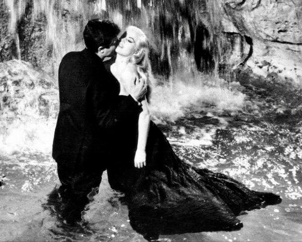 La Dolce Vita (1960) 

dir. Federico Fellini