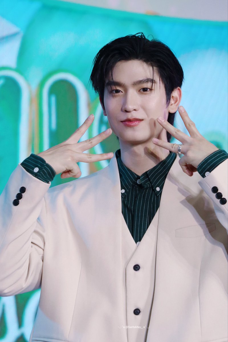 เอ๊อะ! tweet media