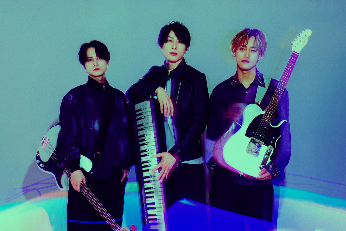 Fragment tweet media