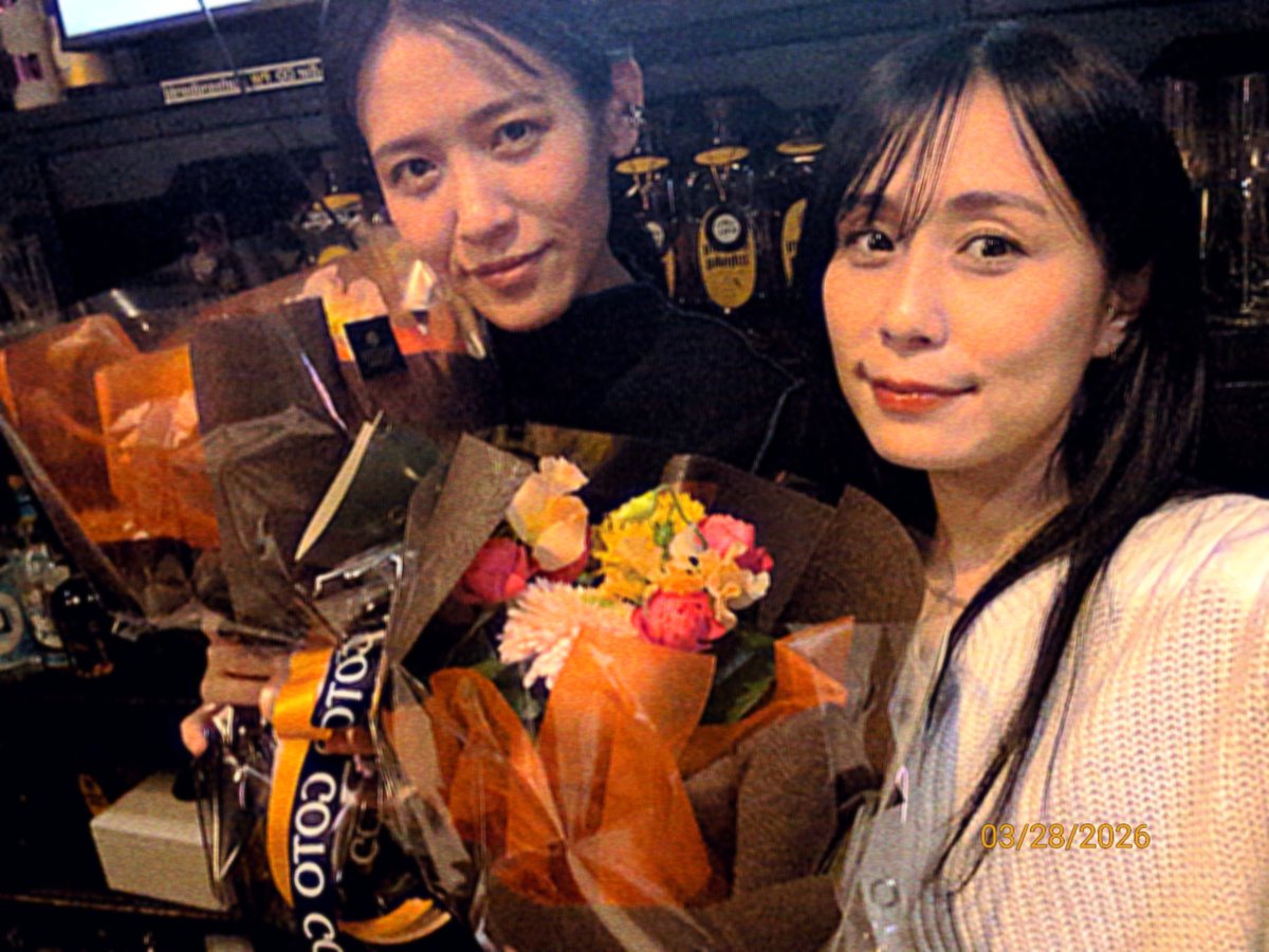 ddshinjuku's tweet photo. 新宿DD「#ReadingDD」
オープンいたしました！！
さっそくお花をいただきました💐
わっほい！ご予約の皆様
お気をつけてお越しくださいませ🙇

通常営業は21:00からです！
お待ちしております！
#推しに会えるBAR
#BAR公演 https://t.co/HJ3edKYFet