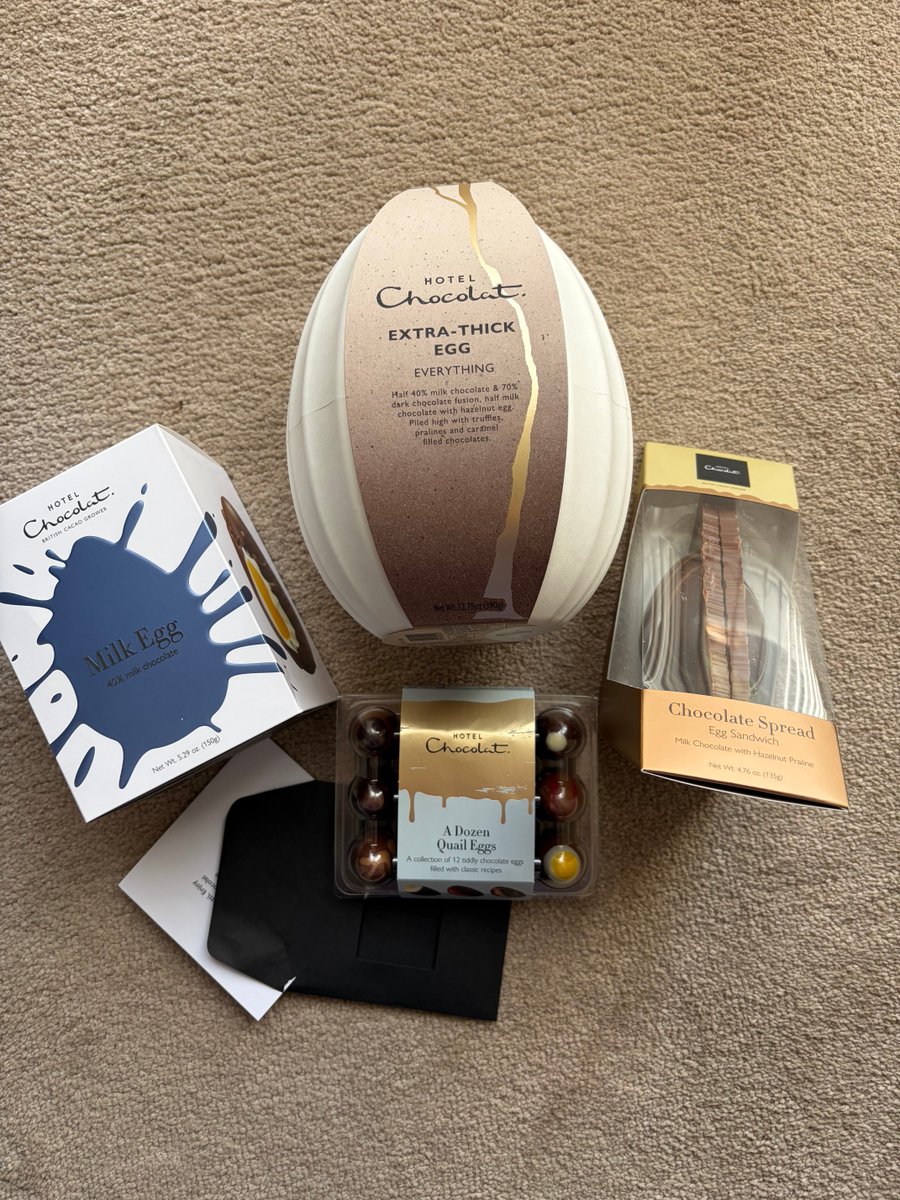 DotsandIs tweet media