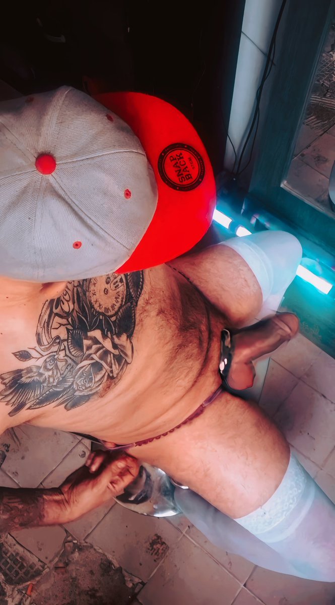 PoliAdicto tweet media