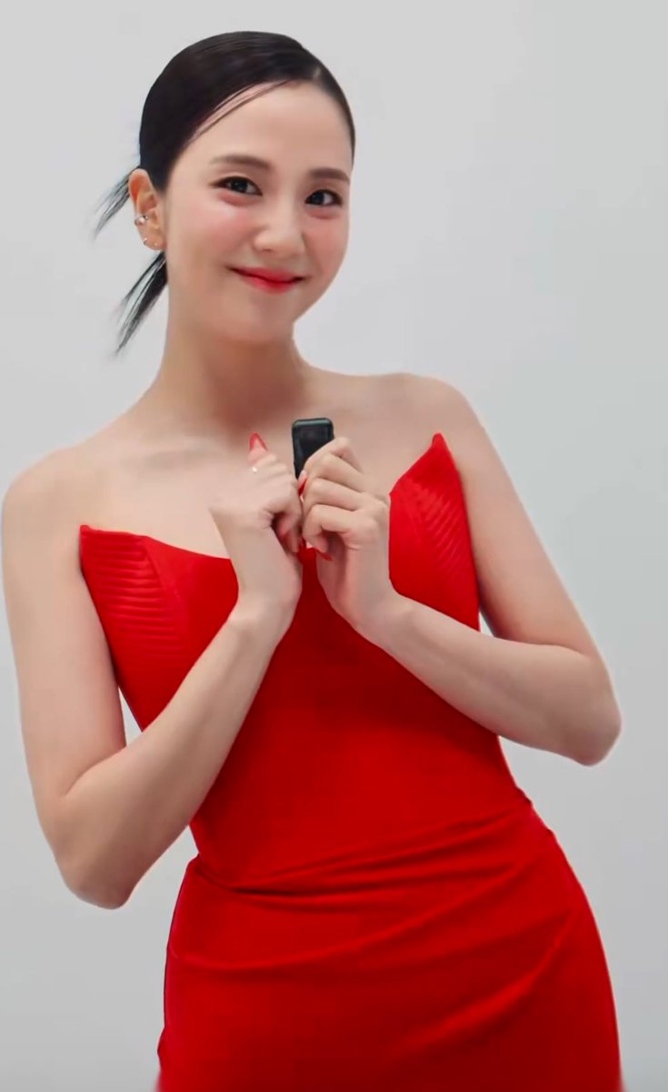 jisoospic's tweet photo. HER BODYYY OMG https://t.co/rrfhWIMFq2