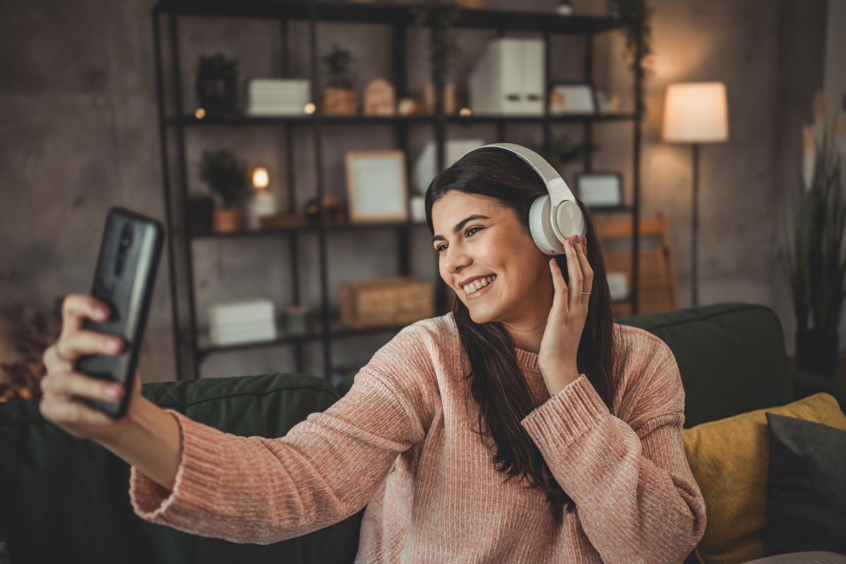 samantha tweet media