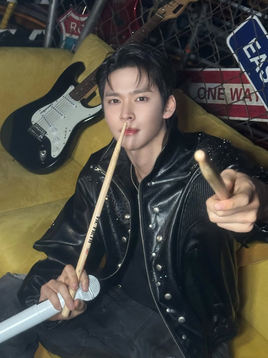 Eunseok. tweet media