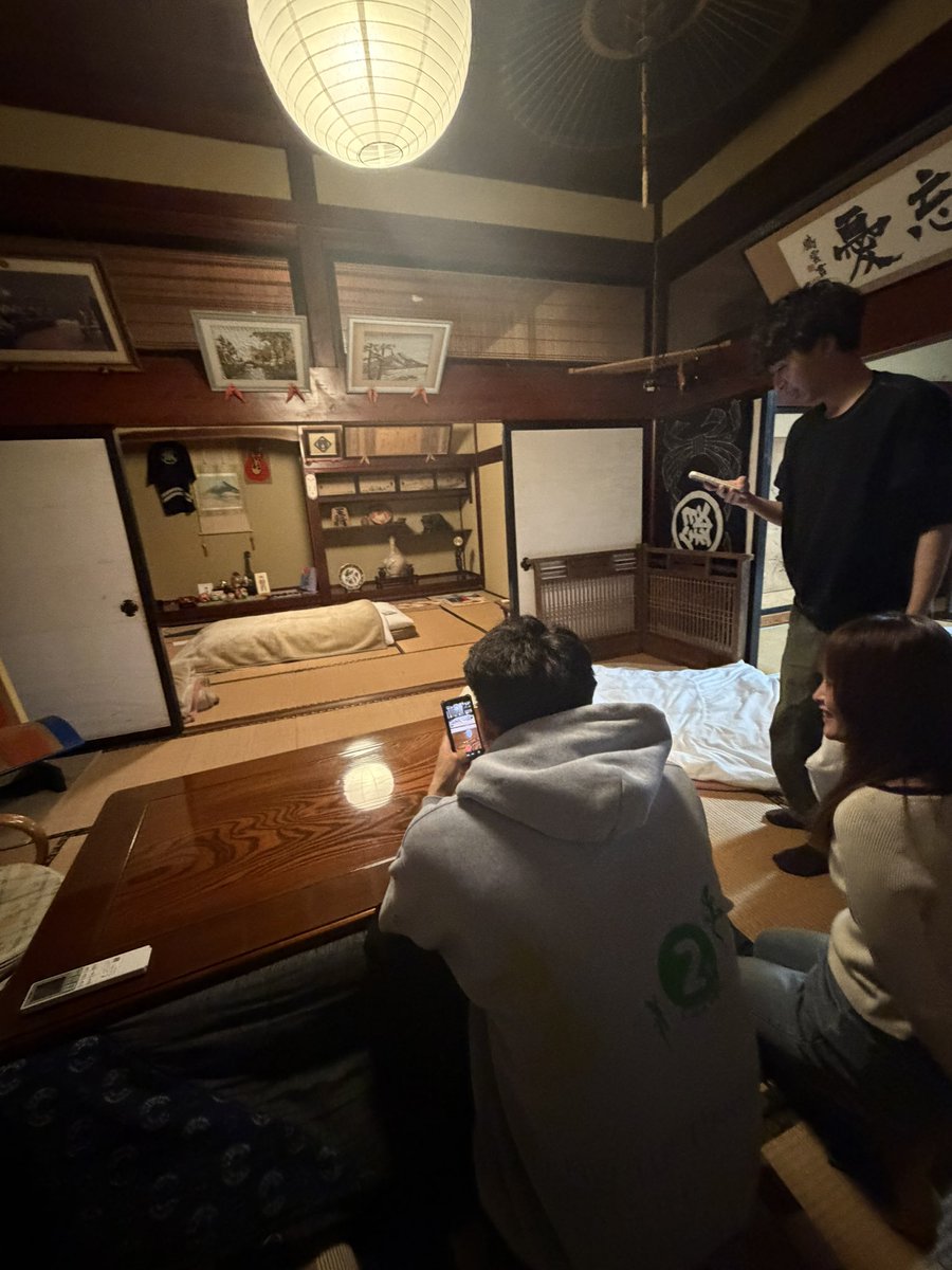 Chef_Shu_'s tweet photo. "座敷わらし"

が、出るというお宿に
撮影で泊まらせていただきました！！

感無量です！！ https://t.co/uQGdJX4byH