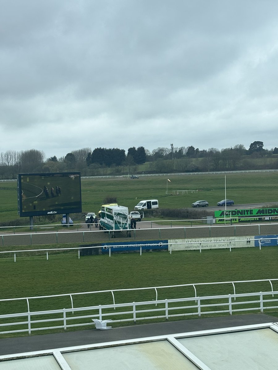 careersinracing.com tweet media