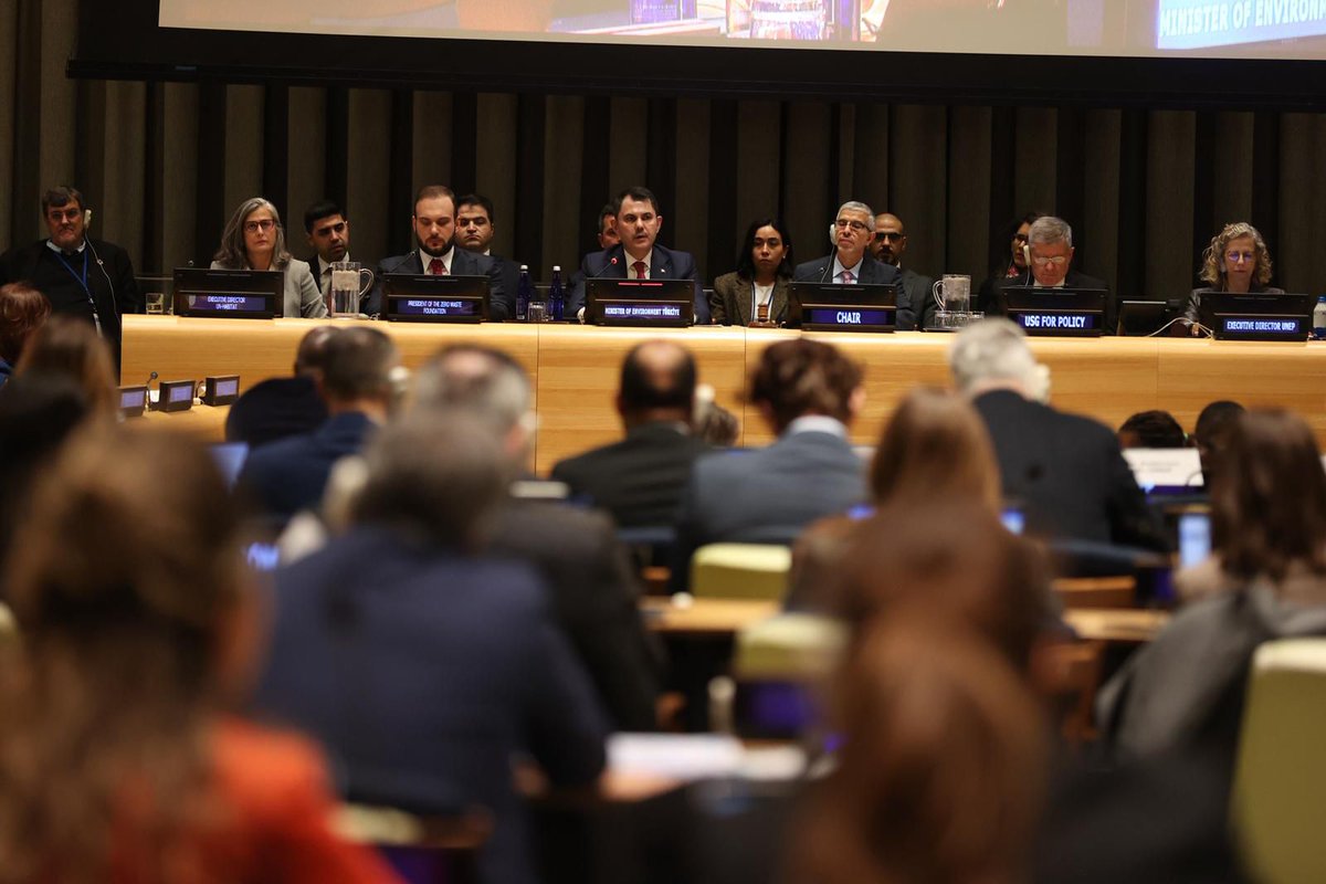 Çevre, Şehircilik ve İklim Değişikliği Bakanı, COP31 Başkanı Murat Kurum:

"Sıfır Atık artık bir tercih değil, zorunluluktur. Sıfır Atık yaklaşımını COP31’de daha da ileri taşıyacak; israfı azaltan, sürdürülebilir yarınlar kuran çözümleri büyüteceğiz.”