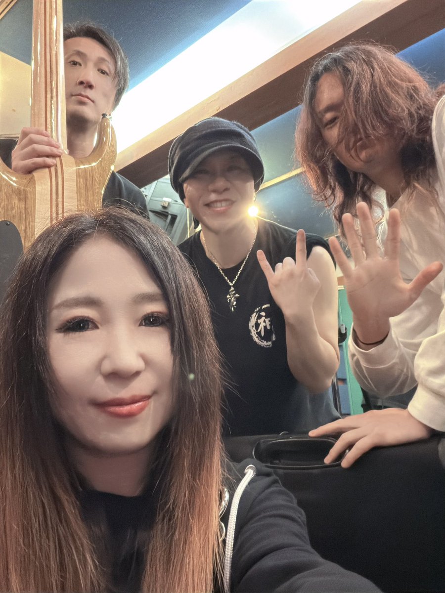 LITF_officialJP's tweet image. 本日はLost In the Flamesのスタジオリハでした😊⚡️✨

ライブは決まってないですが定期的に集まって音合わせしています🎵
神ちゃんさん今回もサポートありがとうございました。

皆様に会える日を楽しみにこれからも頑張りますので、引き続き応援よろしくお願いいたします✨

#litf #LostIntheFlames