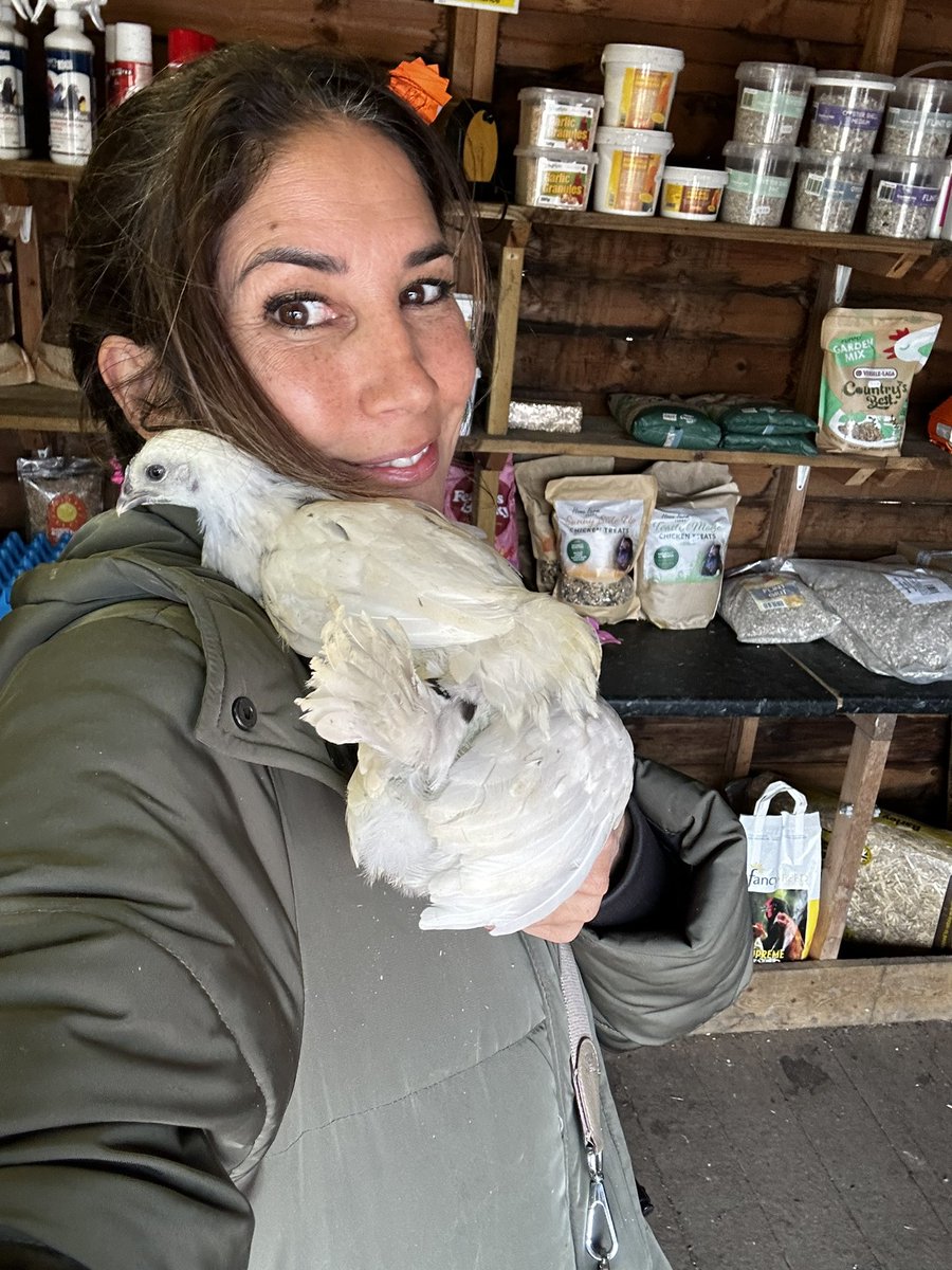 leilani dowding 🌸🚜 ☮️ tweet media