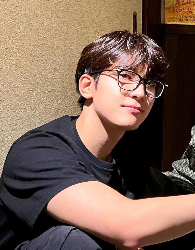 안경냥이 tweet media