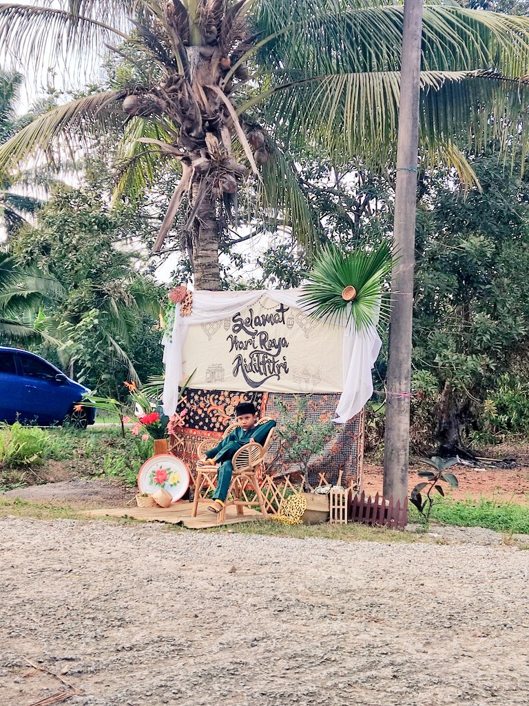 MummyMRA's tweet photo. Third house 🙂‍↔️🙂‍↔️ 
Cute betul ada port ootd dekat rumah syeran ni 😍 https://t.co/uP52deA6Rh