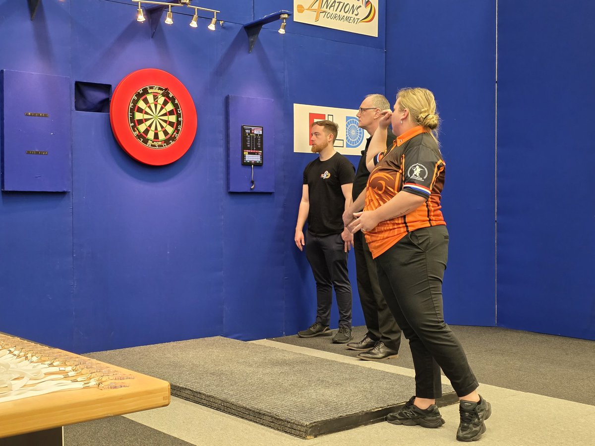 NederlandseDartsBond tweet media