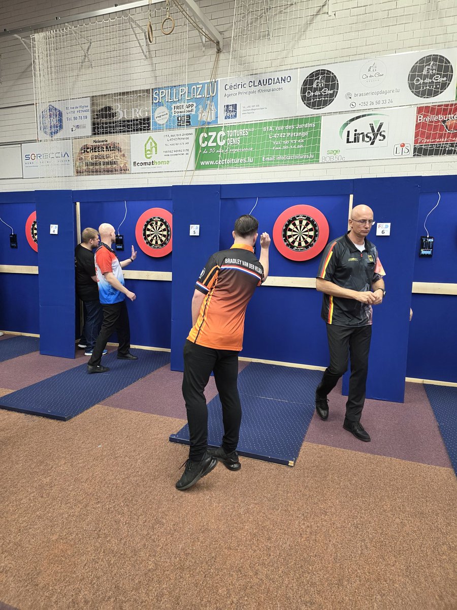 NederlandseDartsBond tweet media