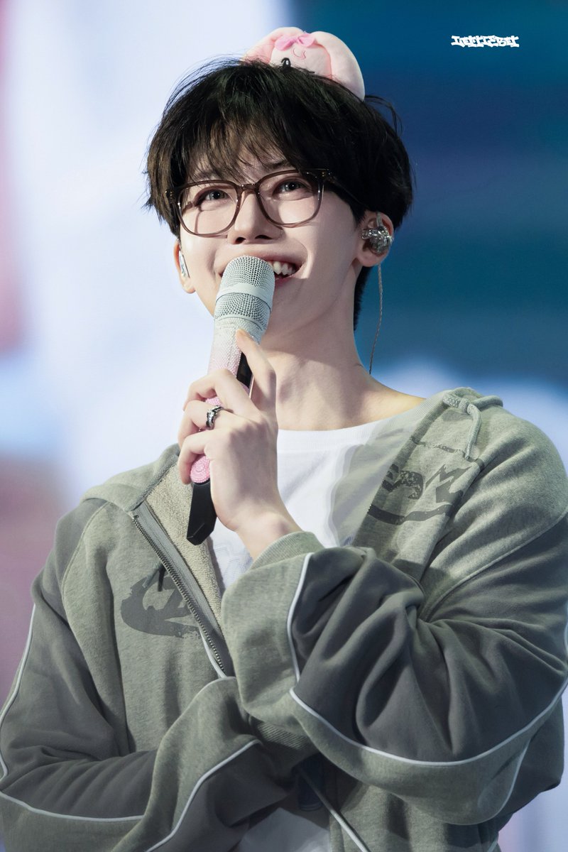 𝙇𝙞𝙩𝙩𝙡𝙚 𝘽𝙞𝙩. tweet media