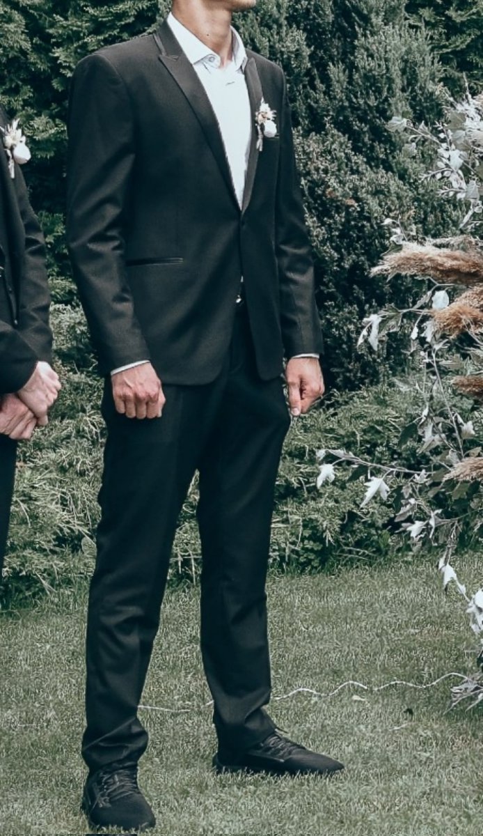 Fordrak's tweet photo. When I was the groomsman, I got an erection during the ceremony, but on that day no one except the bridesmaid knew what my cock actually looked like https://t.co/19fmaQAC6F