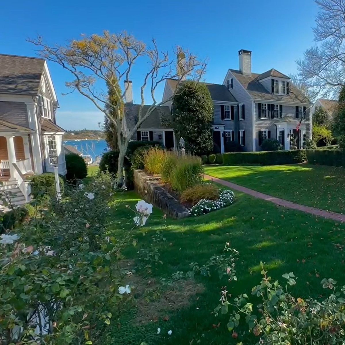 ucfoodietv's tweet image. Start Planning This Fall Trip.

Martha's Vineyard here you come.

buff.ly/qmkmlxo 

#MarthasVineyard #FallGetaway #UndercoverJetsetter