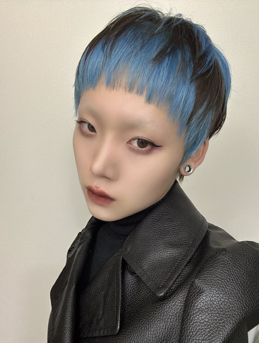 𝘪𝘯 𝘵𝘩𝘦 𝘱𝘰𝘰𝘭 tweet media