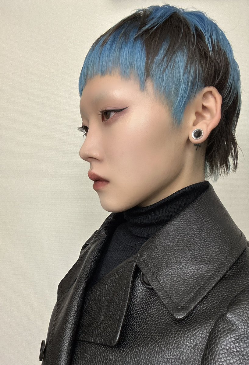 𝘪𝘯 𝘵𝘩𝘦 𝘱𝘰𝘰𝘭 tweet media