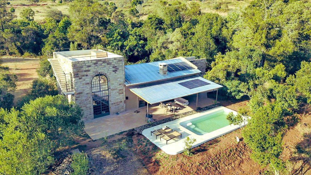 M O I B E N S H I R E tweet media