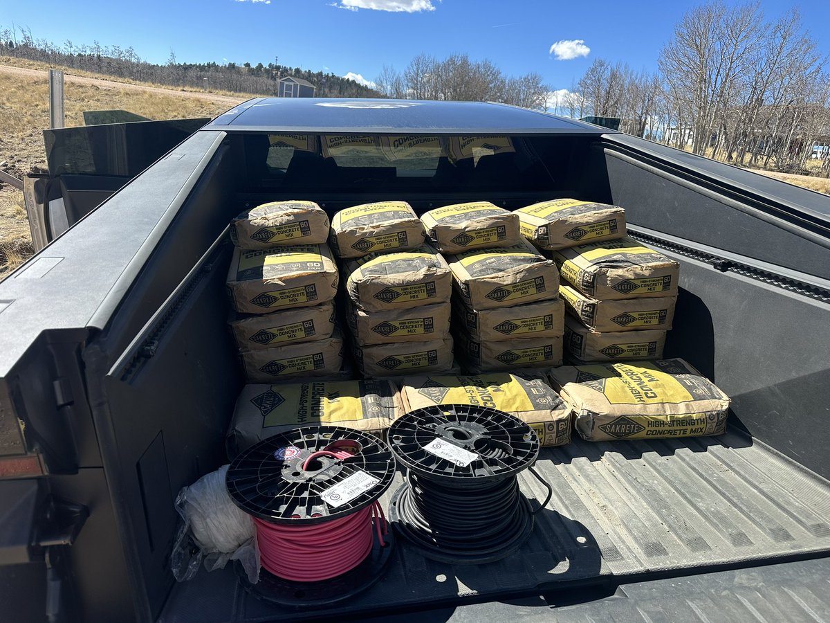 Rockternal tweet media