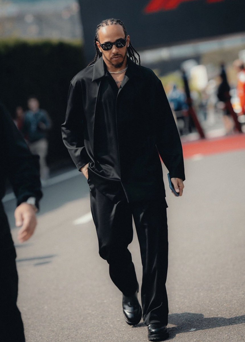 sin ⁴⁴ tweet media