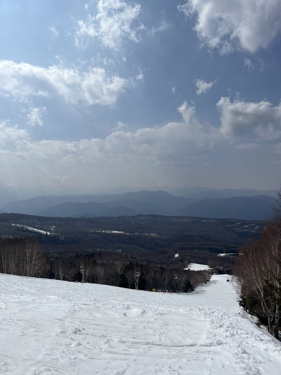 mossmoss445's tweet photo. シャバ雪でシーズンアウトでございます
回数は行けなかったけど楽しかったな〜
来シーズン滑れるか分からないけど板予約したし、大満足や(´^ω^｀) https://t.co/XOklbijFUm