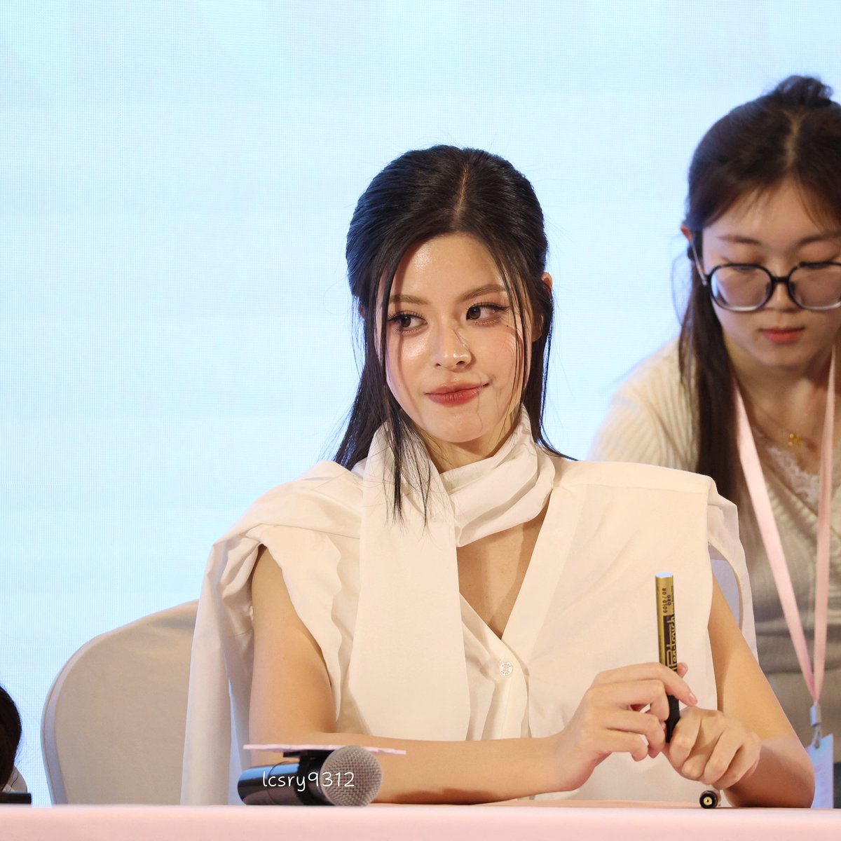 lcsry9312 tweet media