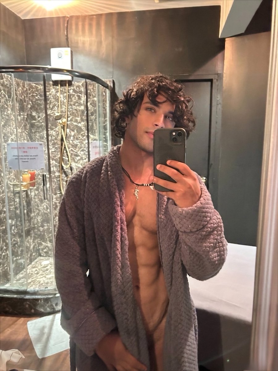 Calvin Moris tweet media