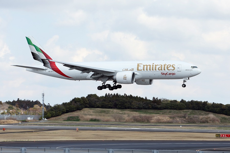 puppukupu_z's tweet image. 無性に飛行機が撮りたくなったので、ひさびさに成田へ行ってきました。お目当ての貨物機もそこそこ撮れて (ﾟдﾟ) ｳﾏｳﾏｰ でした＾＾
#成田空港
#RJAA