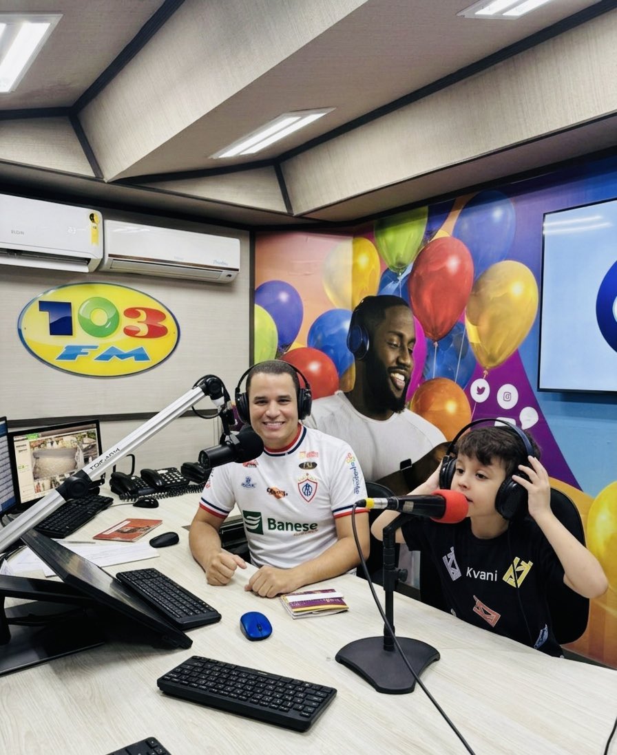 edivarjunior's tweet photo. Eu e o Miguelzinho esperamos vocês AO VIVO, a partir das 13h, para um super programa!

Anota aí:
👉 Onde: 103 FM Aracaju
👉 Quando: Hoje, às 13h https://t.co/iuQQUVBFXm