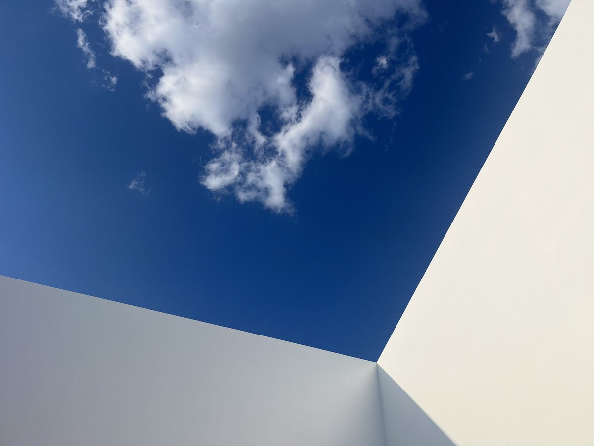 あす　29 日　　関内　上町63

15時〜

馬場孝喜　gt
座小田諒一　b
今泉総之輔　ds

ぜひどうぞです。