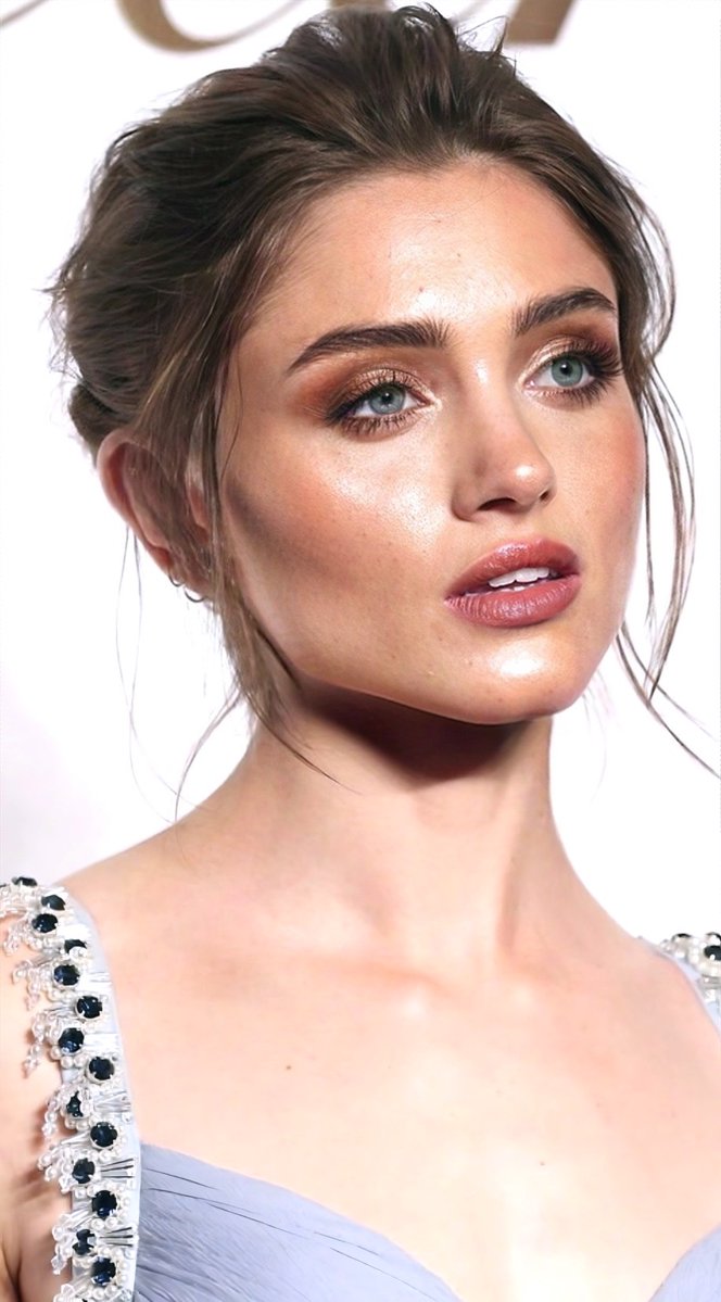 Bollywood makeup tweet media