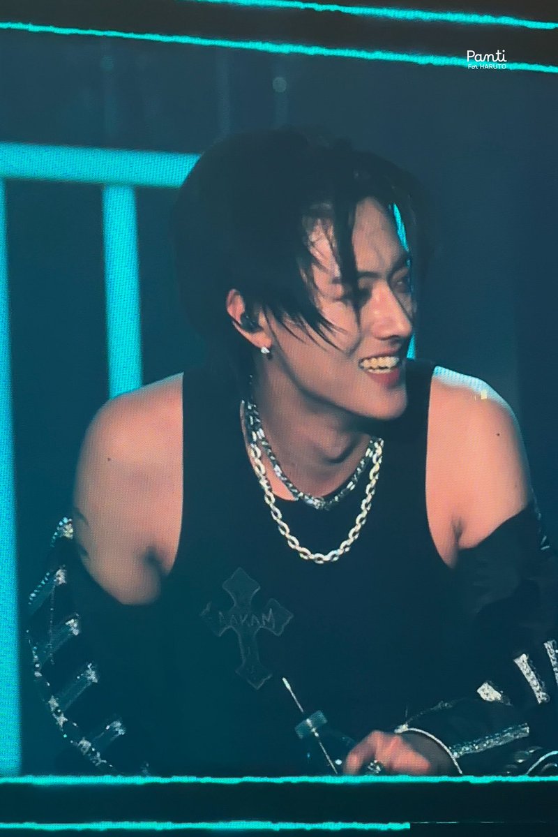 er⭑🦋๋࣭😔 tweet media