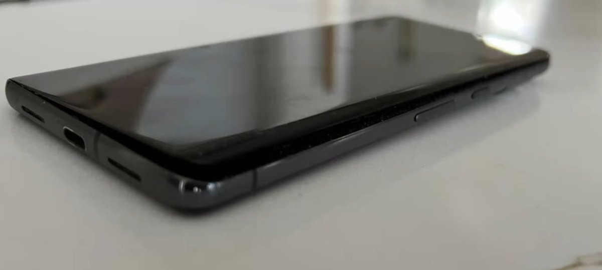 TravelByKinjal's tweet photo. Facing a serious issue with my Pixel 7 — battery swelling in just 2.5 years 😟
Screen has lifted due to the swollen battery. This is a serious safety concern &amp; shouldn’t happen in a premium device.
@Google @madebygoogle @GoogleIndia please look into this &amp; help to resolve this https://t.co/MRcYpzv21j
