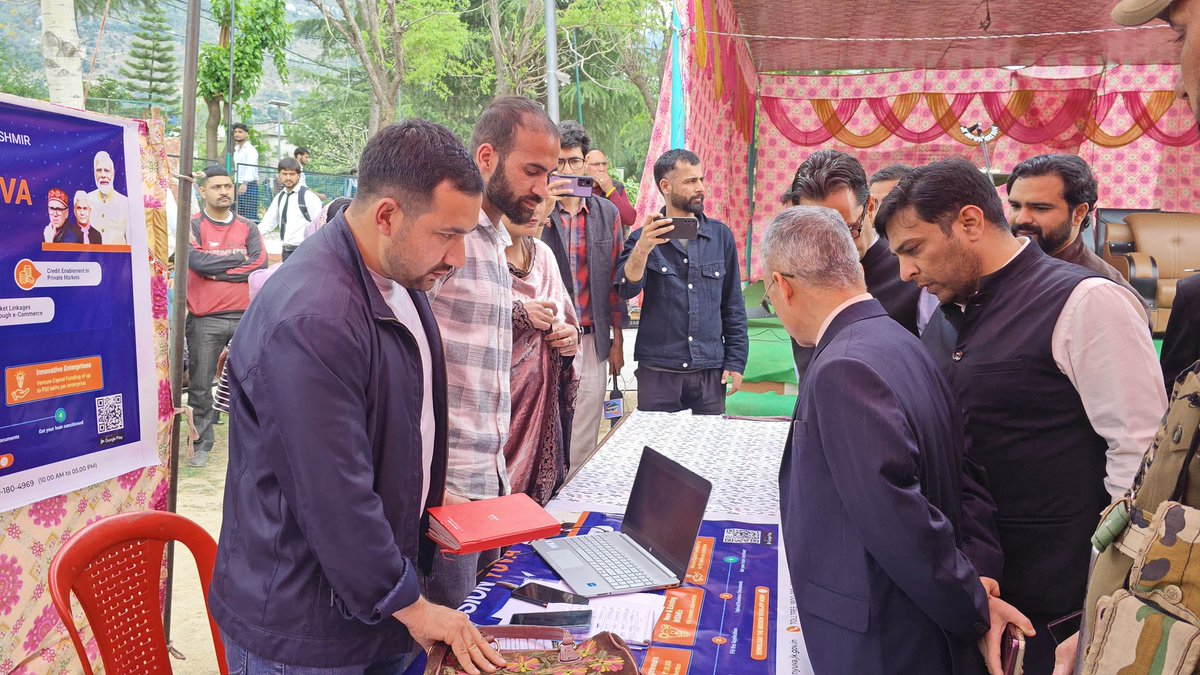CentreDoda's tweet image. Job Fair Mela-cum-Entrepreneurship Programme under Mission YUVA sees massive youth turnout in Doda, with 500+ vacancies offered by top companies and on-spot placements boosting employment &amp;amp; startup opportunities.
#MissionYUVA #JobFair #Doda #Entrepreneurship @diprjk