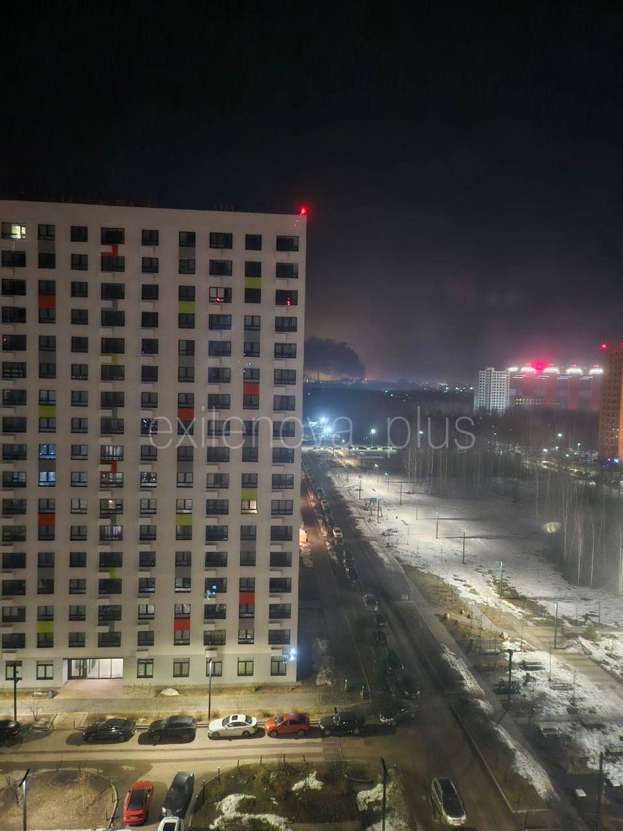 NOELreports's tweet image. Ukrainian drones struck the Slavneft-YANOS refinery in Russia’s Yaroslavl region, with FIRMS data confirming a major blaze at the site. The facility is among Russia’s top five refineries, processing over 15 million tons of oil per year. #Russia