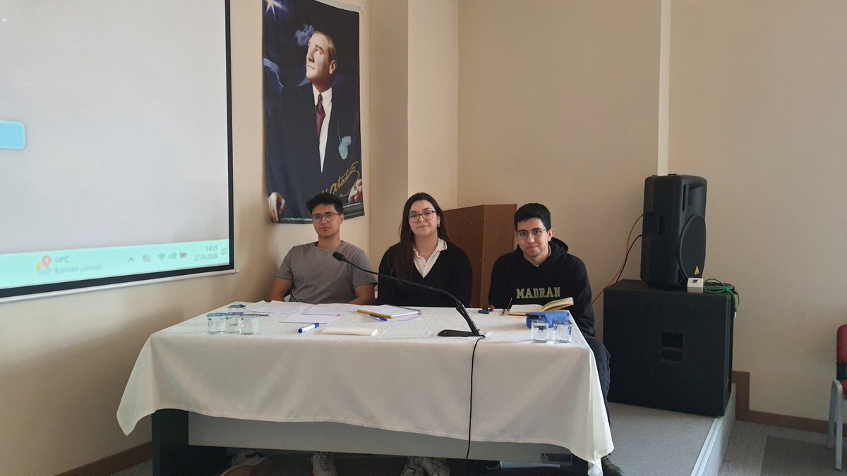 MadranAL_09's tweet photo. “Okulum Geleceğe Çare: Yeşil Vatan” projesi kapsamında düzenlenen İklim Münazaraları Liseler Kategorisi karşılaşmalarında Çine Madran Anadolu Lisesi münazara takımının birinci seçilmesinden büyük bir memnuniyet duymaktayız.
İki gün süren münazara turlarında sergiledikleri üstün performans, etkili ifade becerileri ve nitelikli fikir paylaşımlarıyla bu başarıyı elde eden öğrencilerimizi gönülden tebrik ediyoruz.
Bu başarıda emeği geçen kıymetli öğretmenlerimize teşekkür eder, öğrencilerimizin başarılarının artarak devam etmesini dileriz.
@tcmeb 
@Aydin_MEM 
@mehmetyigitmem 
@CineIlce 
@kemalciftci09 
@MadranAL_09
