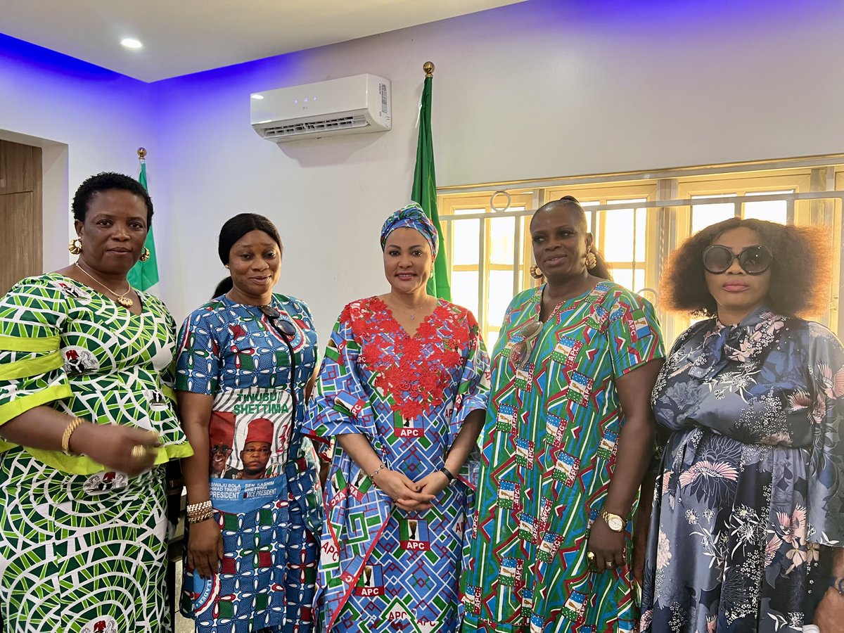 dnalliance01's tweet photo. Yesterday, ahead of the APC National Convention, the leadership of Democracy Network Alliance (DNA) convened a strategic meeting with its affiliated groups, stakeholders, women leaders, students, partners and importantly, citizens actively participating in the democratic process. https://t.co/RETwjyeIKG