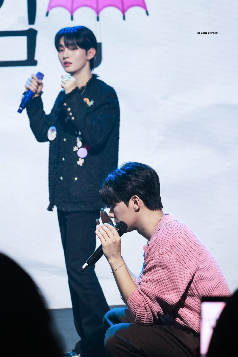 인유어코너 tweet media