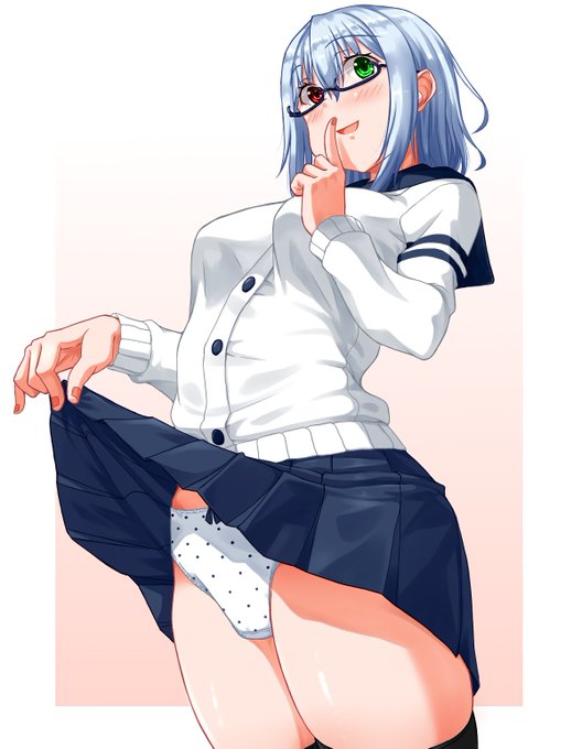 うちの子
ポーズ参考からたくし上げ。 