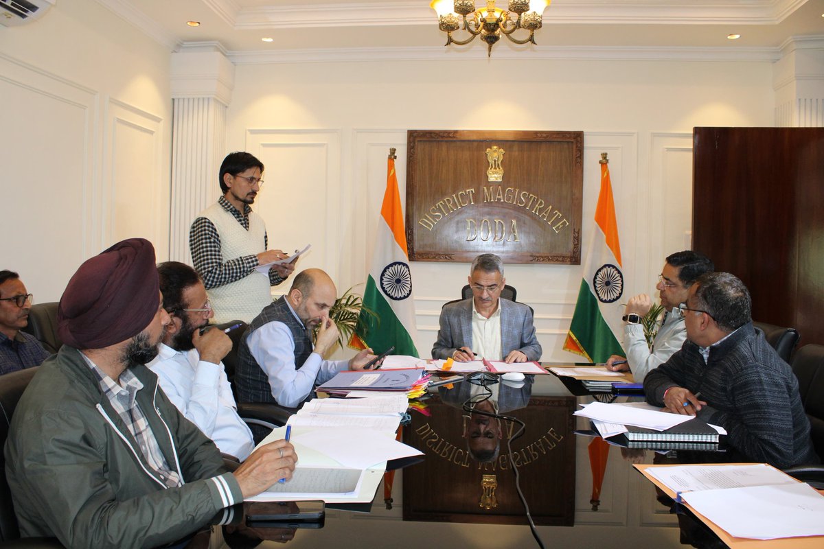 dcdodaofficial's tweet photo. DC Doda chairs CLU meeting, reviews 7 cases; stresses transparency, compliance &amp; sustainable development in land use decisions. #Doda #CLU #Governance #UrbanPlanning #SustainableDevelopment #JammuAndKashmir https://t.co/HnHgtD932F