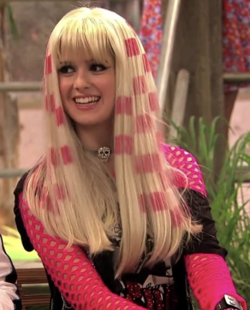 Daily Austin and Ally tweet media