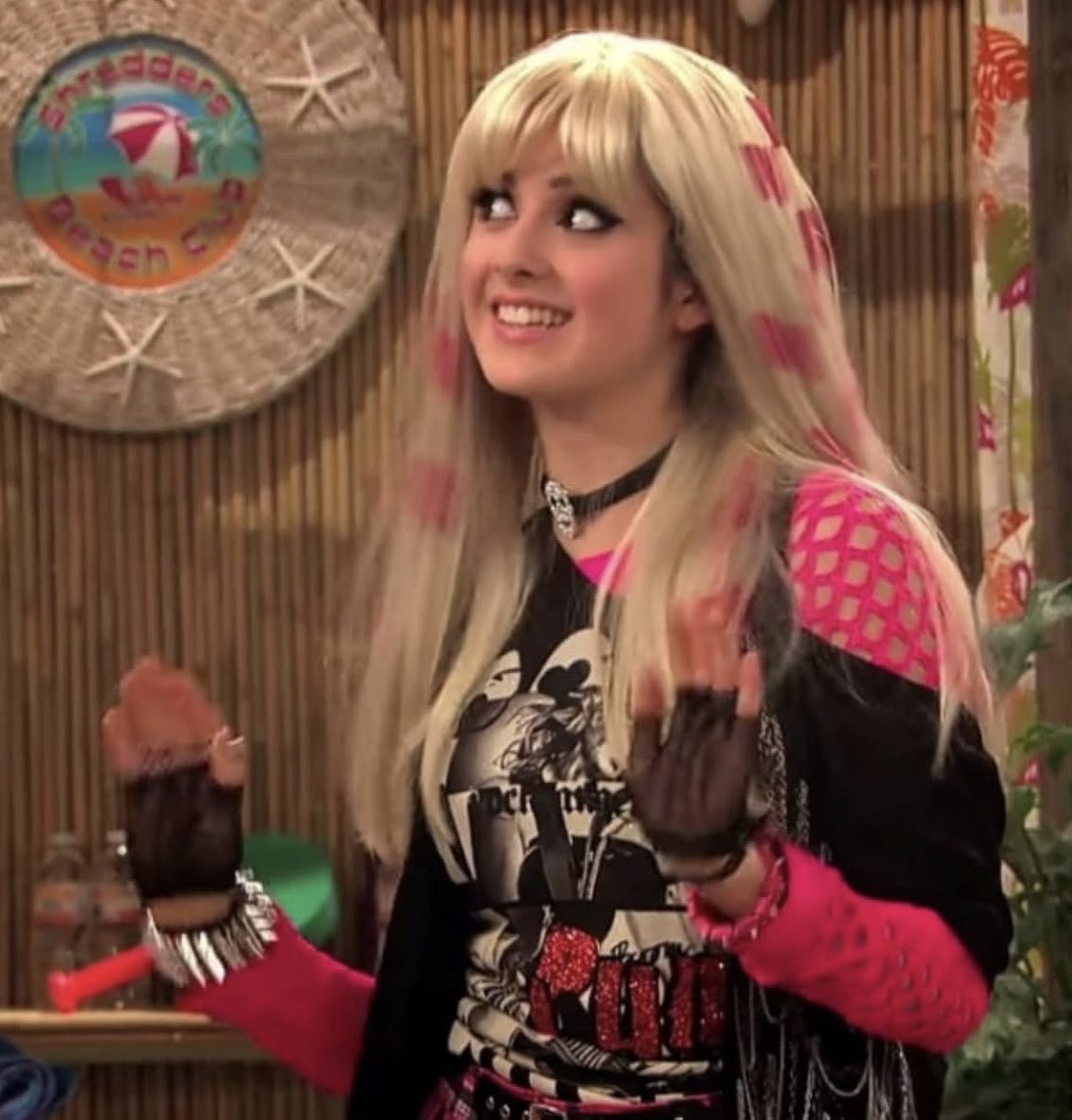 Daily Austin and Ally tweet media