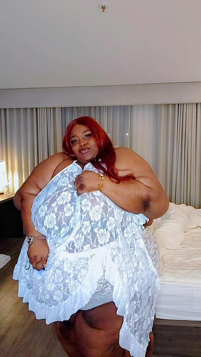 GoddessVCruz's tweet photo. Be honest… are you looking at the lace or everything under it? 😏💋
 #SSBBW #BBWGoddess #ThickAndProud #SoftAndSexy #BigBodyEnergy #CurvyConfidence #LaceLover #PlusSizeBeauty #Feedee #BellyLover #SquishGoals #HeavyHottie #BodyWorship #XContentCreator https://t.co/04qiQpUHb4