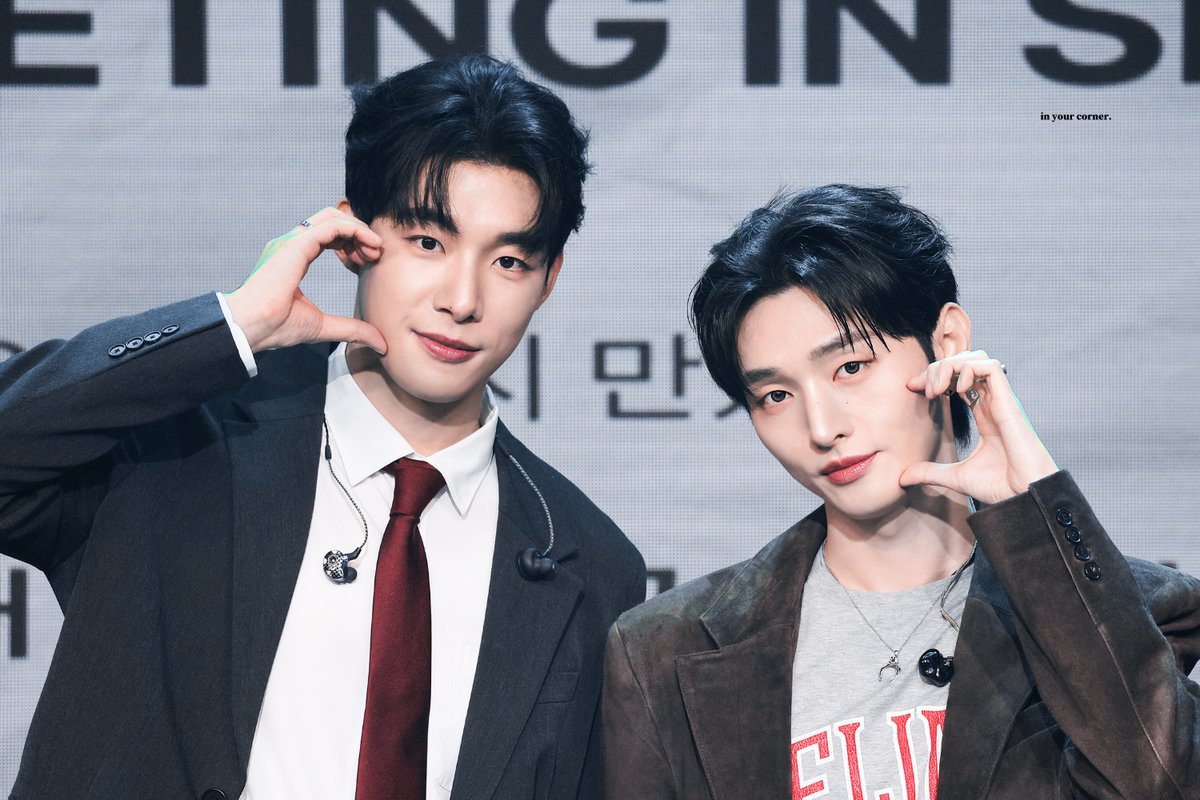 인유어코너 tweet media