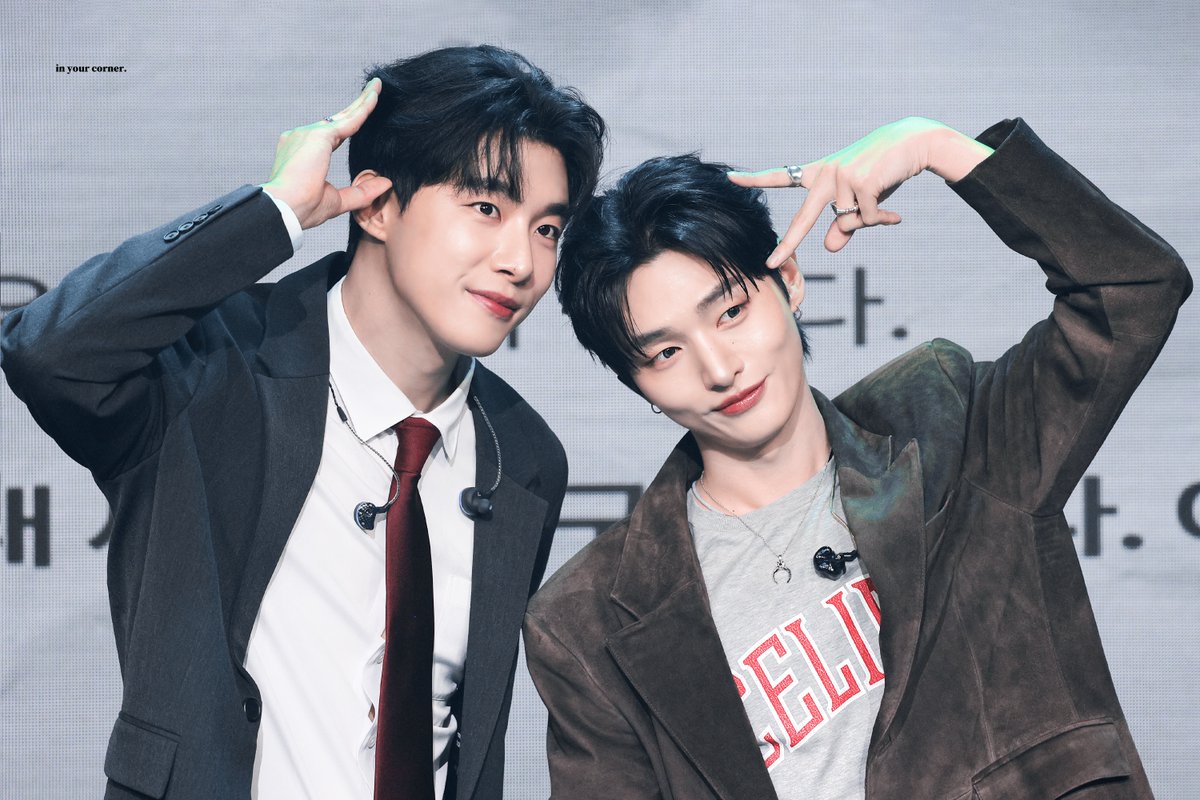 인유어코너 tweet media