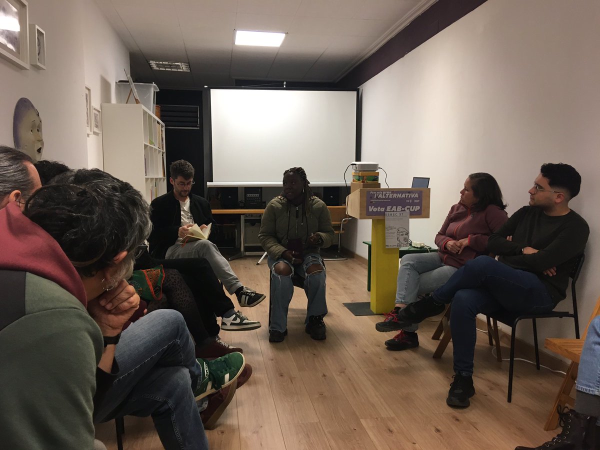 La Llançadora tweet media