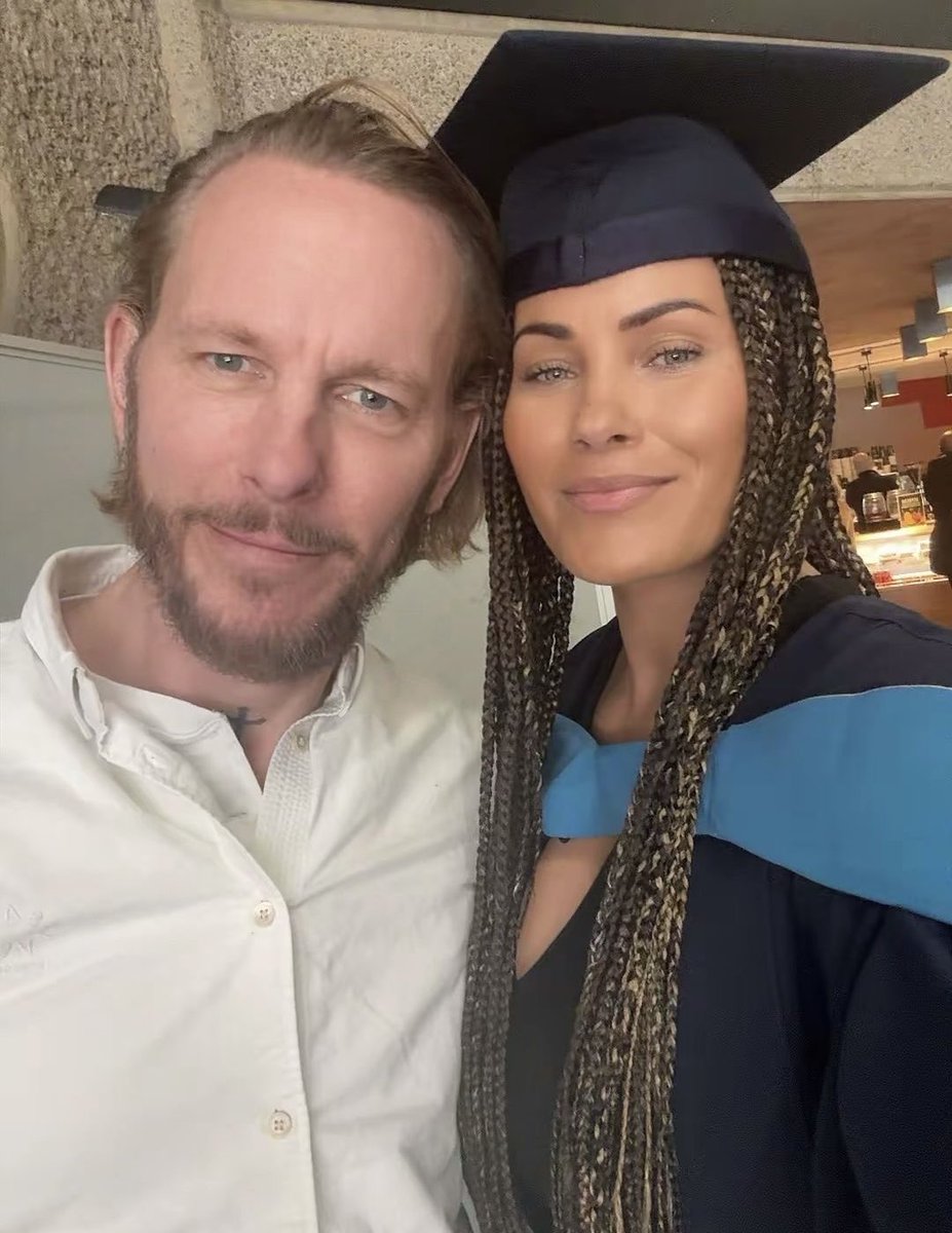 Laurence Fox tweet media