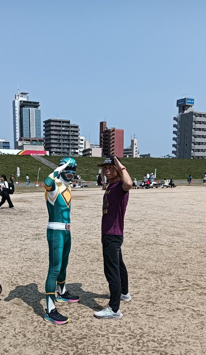 うまけん1121#3月なにわ淀川マラソン仮装姿での応援と出走 tweet media